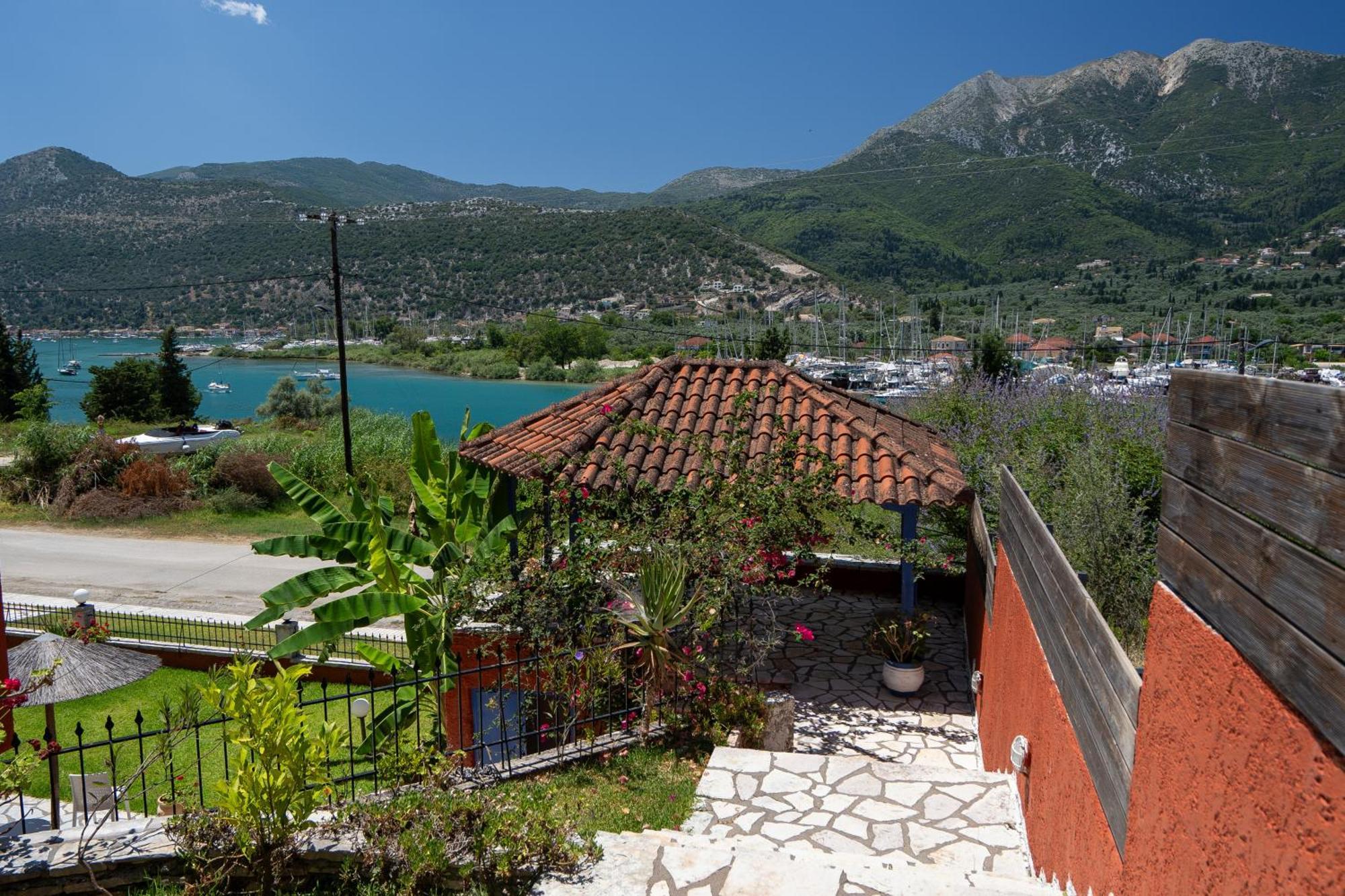 Vliho Bay Boutique Hotel Yénion Eksteriør billede