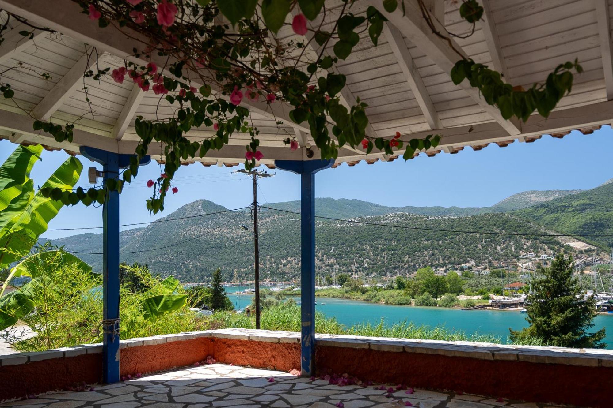 Vliho Bay Boutique Hotel Yénion Eksteriør billede